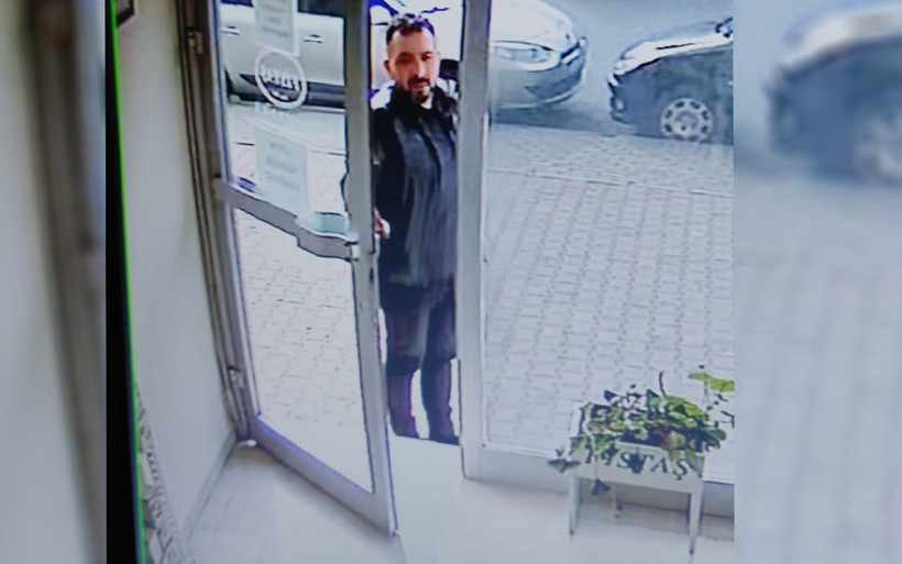 2 ay ilişki yaşadığı eski sevgilisi geri döndü! Bağcılar'da iş kadınının hayatını kabusa çevirdi - Resim: 1