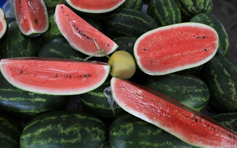 Karpuz pazar tezgahına çıktı! Tanesi 80 TL'den satılıyor tüketici dilimle almaya başladı - Resim: 4