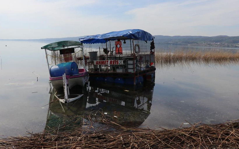 Karaya oturan kayıklar sular altında! Sapanca Gölü'nde son durum: Su seviyesi yükseldi - Resim: 3