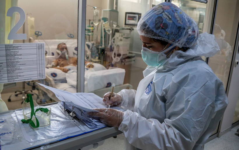 Covid-19 yoğun bakımında hasta yaşı 30'a indi! 'Kırmızı kod'lu alan ilk kez görüntülendi - Resim: 4