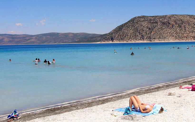 'Türkiye'nin Maldivleri'nde sular çekildi! Salda Gölü'nde yeni yasaklar - Resim: 2