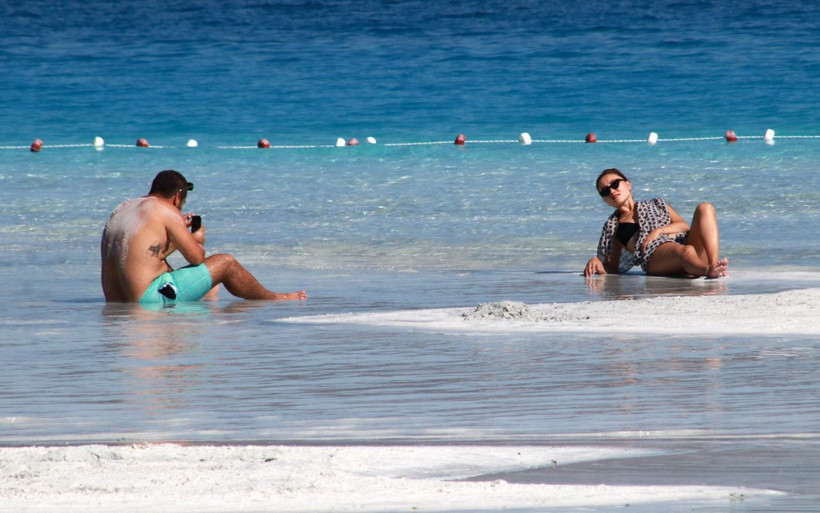 'Türkiye'nin Maldivleri'nde sular çekildi! Salda Gölü'nde yeni yasaklar - Resim: 1