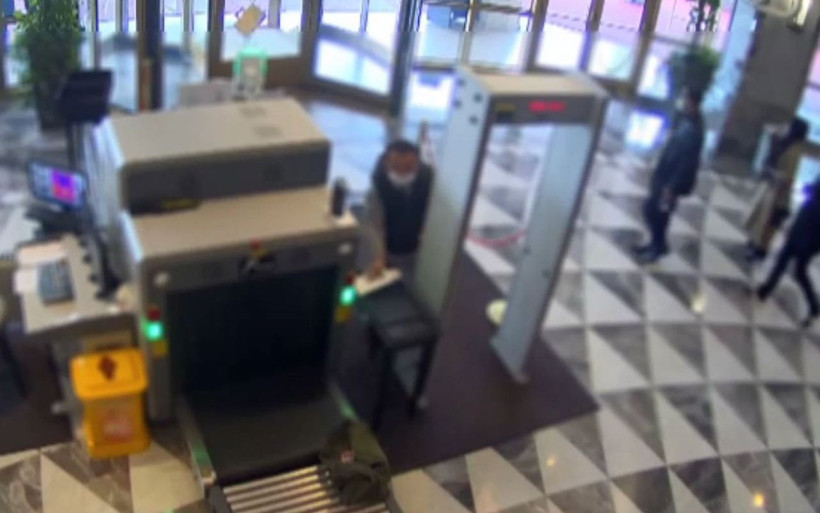 İstanbul'da Afrikalı dolandırıcılık çetesi! 4 kilo sahte altını 130 bin dolara sattılar - Resim: 1