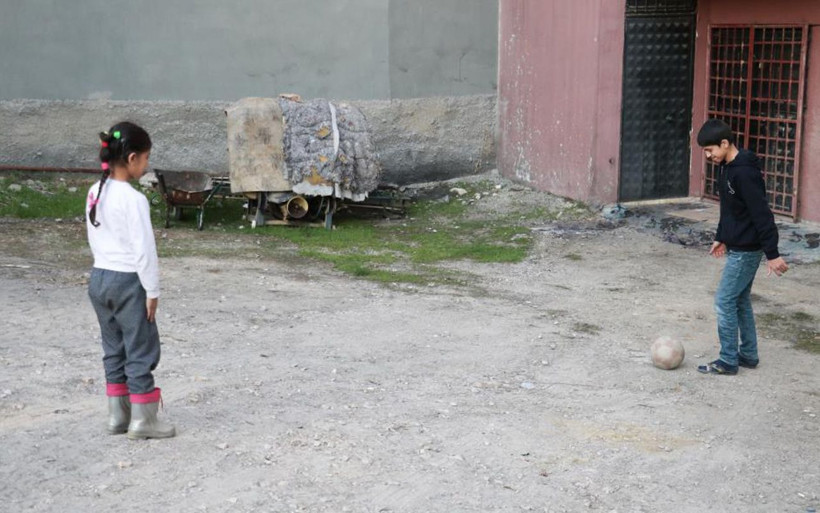 Kahramanmaraş'ta Yasin ve Elif kardeşlerin gözleri ilginç: Hayata çift renk bakıyorlar - Resim: 1