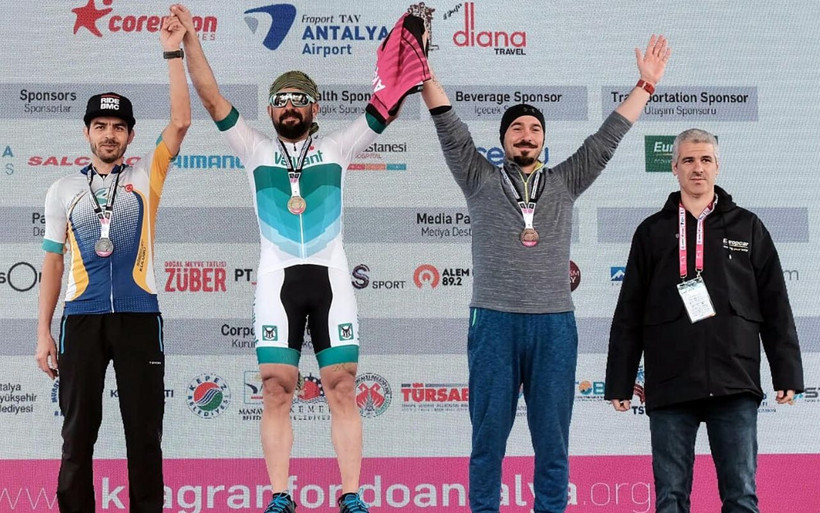 İzmir'de 'bisikletli doktor' deyince herkes tanıyor 50 kilo verdi eski halini gören inanamadı - Resim: 3