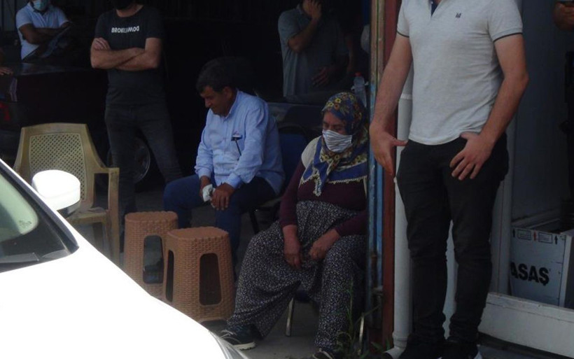 Antalya'da oto galericinin korkunç akıbeti! Merdivenle içeri bakan esnafın kanı dondu - Resim: 4