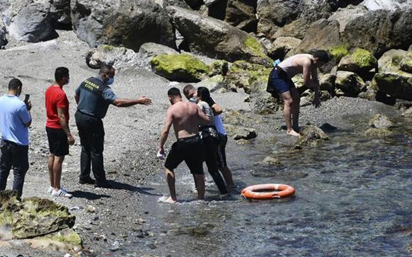 Bir günde rekor sayı! Kimi yürüdü, kimi yüzdü: Gitmesem ölecektim - Resim: 1