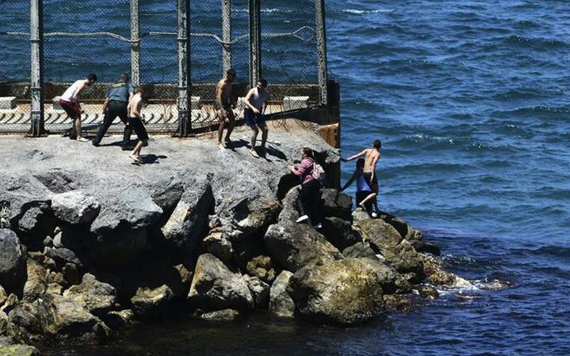 Bir günde rekor sayı! Kimi yürüdü, kimi yüzdü: Gitmesem ölecektim - Resim: 2