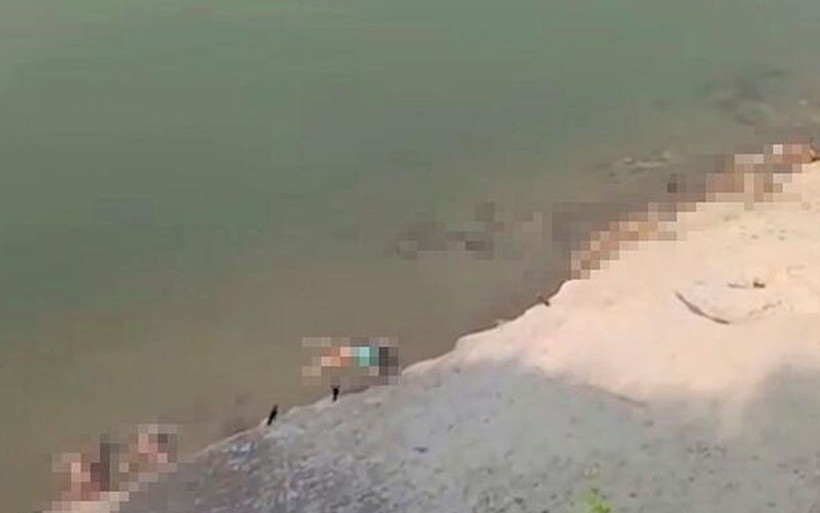 Hindistan Ganj Nehri'nde inanılmaz görüntü: Köpekler ve kuşlar koronalı cesetleri yiyor! - Resim: 2