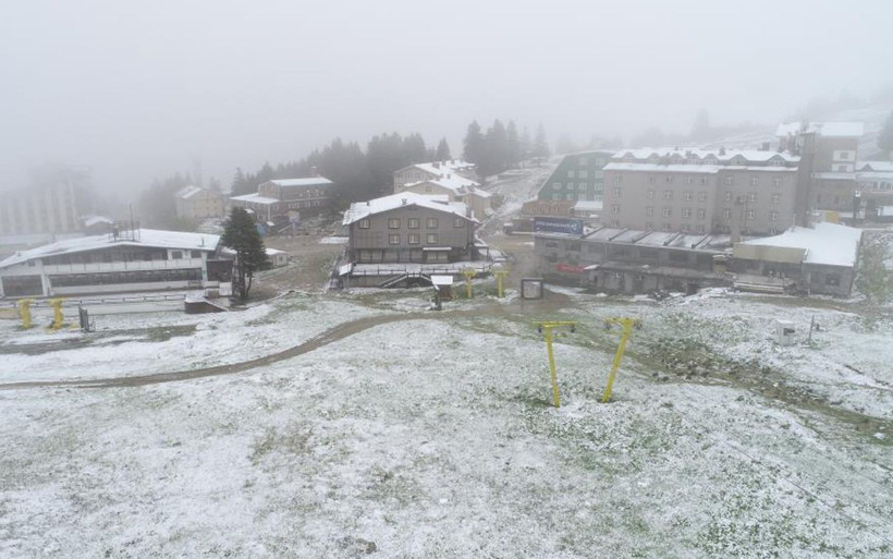 Bursa Uludağ'da Haziran ayında kar sürprizi! Kar yağışının kalınlığı 5 santimetreye ulaştı - Resim: 2