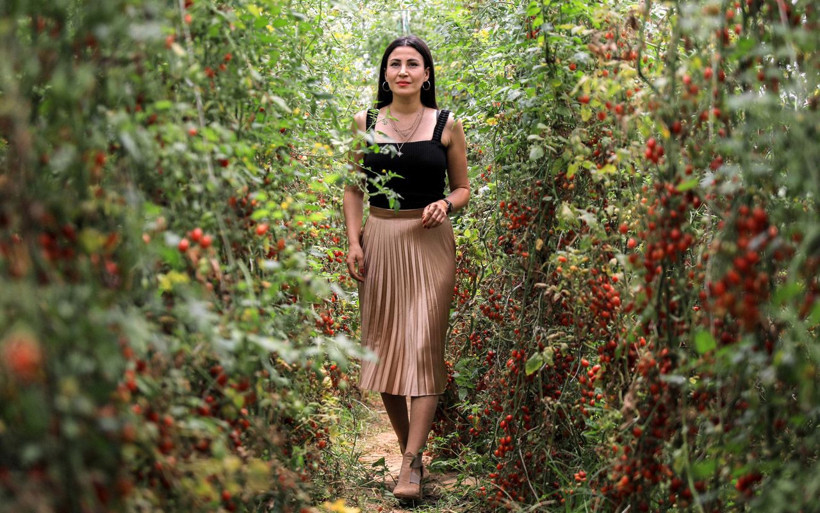 Antalya'da hostes Cemre gezerken gördü! Bir taneyle başladı 4 dönüm sera kurdu - Resim: 4