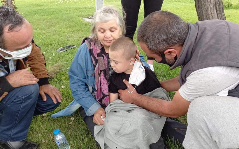Ahmet Davutoğlu'nun konvoyu kaza yaptı! Yardımcısı Sema Silkin Ün ile 1 çocuk yaralı - Resim: 4