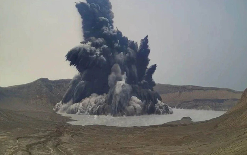 Taal Yanardağı patladı patlayacak! Filipinler'de binlerce kişi tahliye ediliyor - Resim: 2