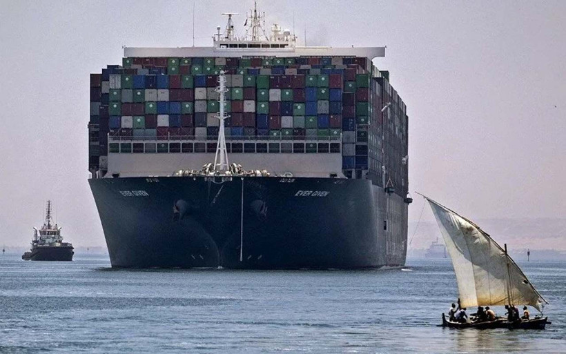 Süveyş Kanalı’nı tıkayan 'Ever Given' 108 gün sonra serbest kaldı - Resim: 3