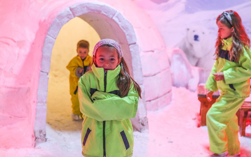 Antalya'da sıcaktan bunalanlar buraya koşuyor! Dışarısı 40, içerisi eksi 5 derece - Resim: 2