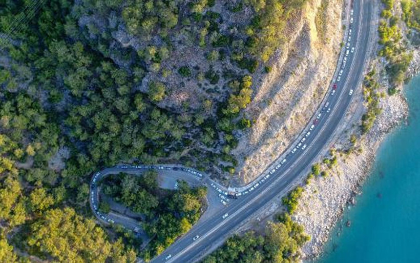 Antalya'da pazar günü soluğu piknikte aldılar mesire alanı girişinde kuyruk oluştu - Resim: 1