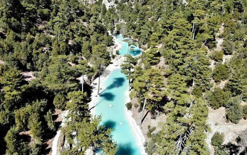 Köy halkı 40 yıldır buraya gitmeye korkuyor Denizli'de gizli kalmış masmavi su - Resim: 1