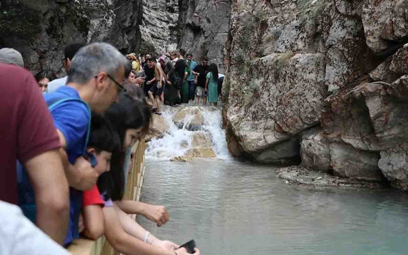 Köy halkı 40 yıldır buraya gitmeye korkuyor Denizli'de gizli kalmış masmavi su - Resim: 4