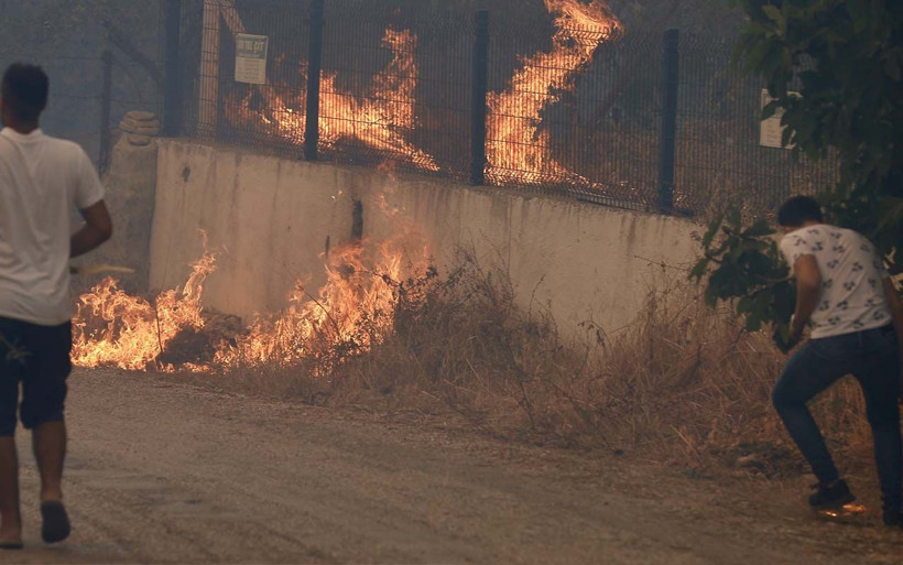 Burdur, Manavgat, Adana yanıyor! Bakan Pakdemirli tehlikeli diyerek uyardı! - Resim: 1