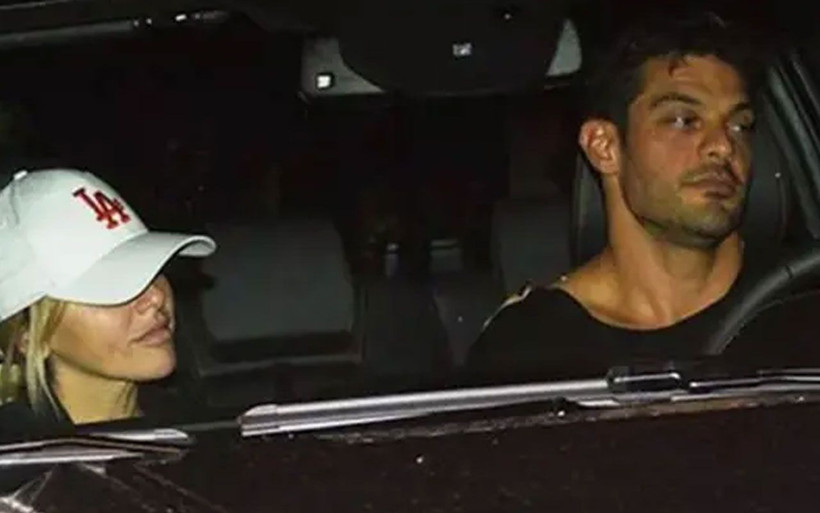 Hadise sevgilisi Mehmet Dinçerler ile ilk kez fotoğraf paylaştı! El ele müze gezdiler - Resim: 2