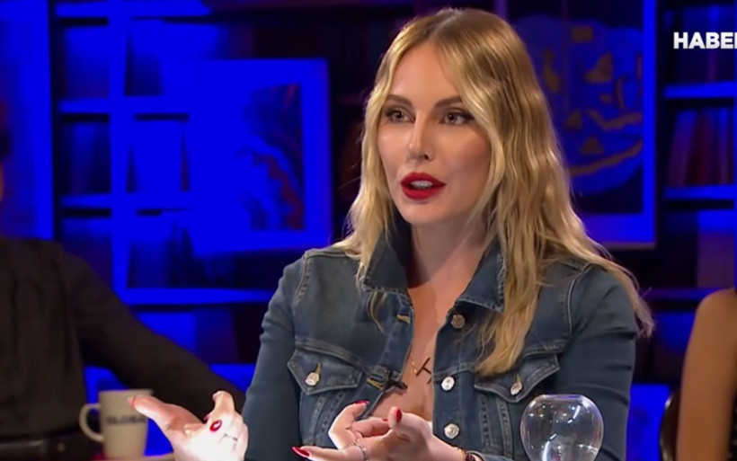 Hande Sarıoğlu saçlarını kestirdi Instagram'ı salladı  işte Hande Sarıoğlu'nun son hali - Resim: 1