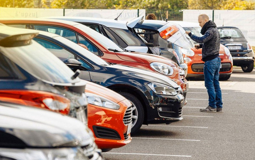 İkinci el araçların fiyatı uçtu hurda bile 40 bin lira sıfır otomobillere büyük zam geliyor - Resim: 1