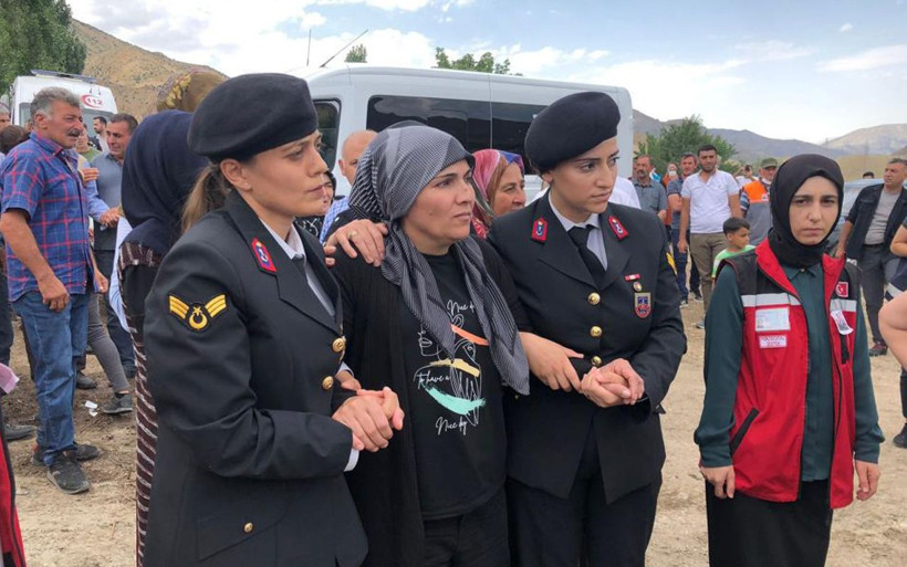 Bordo bereli Selahattin Taşkın'a acı veda! Bayramdan sonra Erzurum'a izne gelecekmiş - Resim: 1