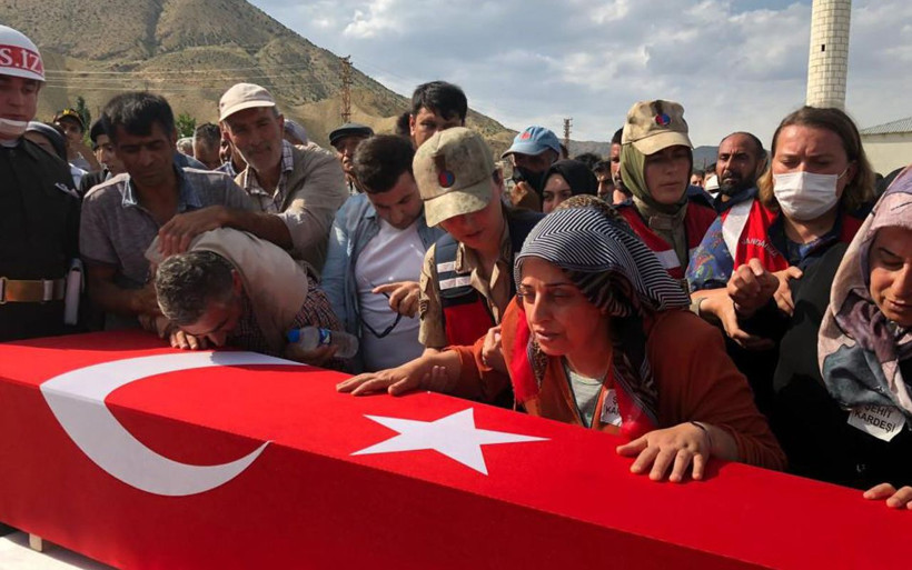 Bordo bereli Selahattin Taşkın'a acı veda! Bayramdan sonra Erzurum'a izne gelecekmiş - Resim: 4