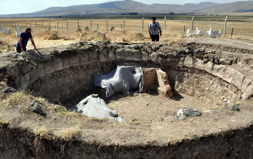 ERZURUM'da defineciler talan etmişti! Gürcü Hatun'un mezarı çıkabilir - Resim: 1