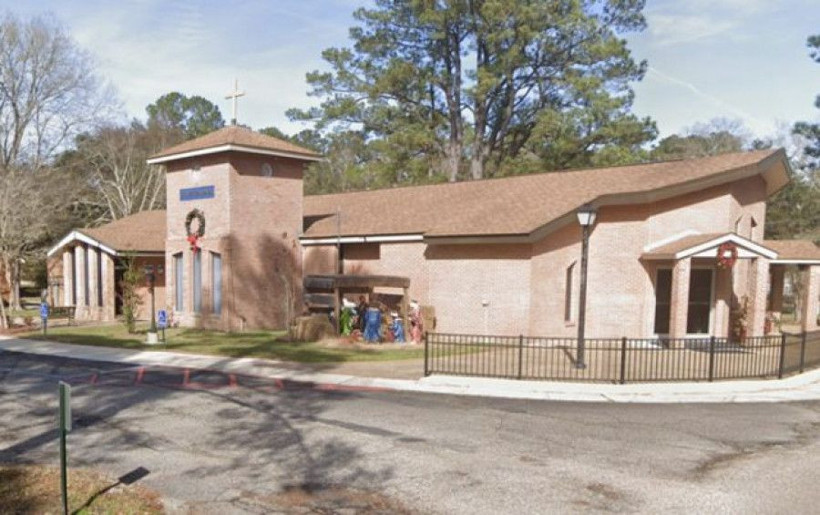 Rahip, kilisede iki kadınla porno film çekerken basıldı - Resim: 1