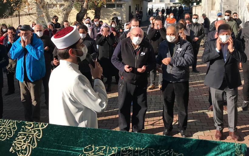 Maltepe'deki vahşet! Öğretim üyesi Aylin Sözer gözyaşları içinde uğurlandı - Resim: 2