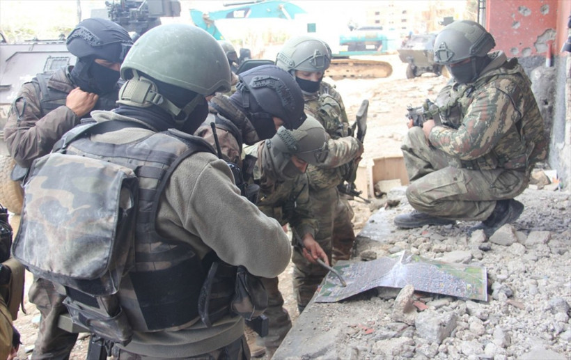 Nusaybin'de PKK'ya ait çok sayıda tünel bulundu! - Resim: 1