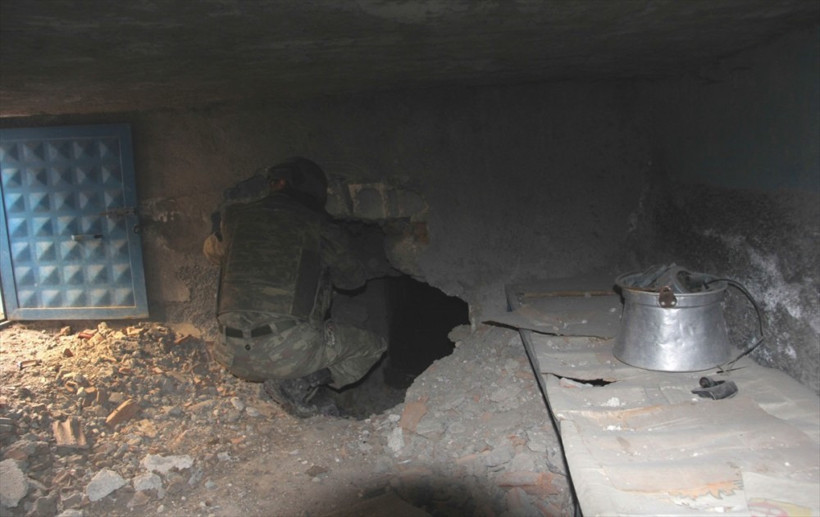 Nusaybin'de PKK'ya ait çok sayıda tünel bulundu! - Resim: 2