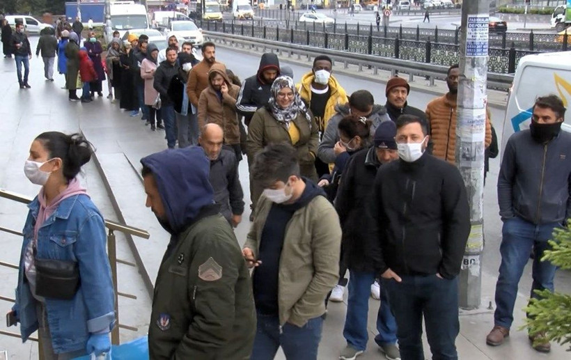 Tüm yurtta can sıkan korona umursamazlığı Ne 65 yaş yasağı ne sosyal mesafe takıldı - Resim: 3