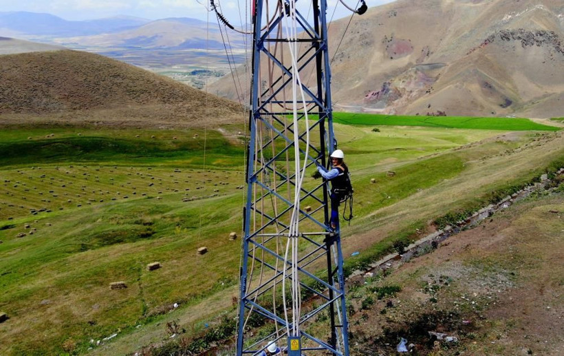 'Erkek işi' algısını yıktı! Erzurum'da Eda'yı gören şaşırıyor arızalara kadın eliyle dokundu - Resim: 1