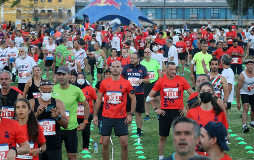 9 Eylül Uluslararası İzmir Yarı Maratonu başladı - Resim: 4