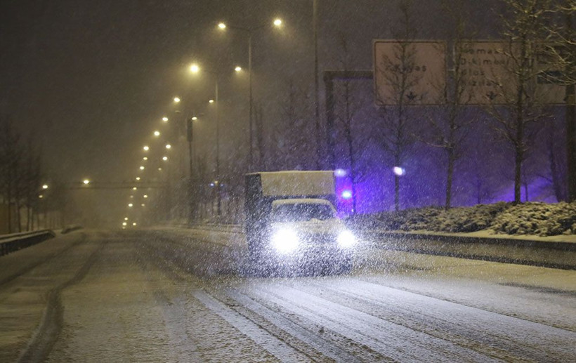 Ankara'da beklenen kar yağışı başladı! Başkentlilere özel araçlarınızla yola çıkmayın çağrısı - Resim: 1
