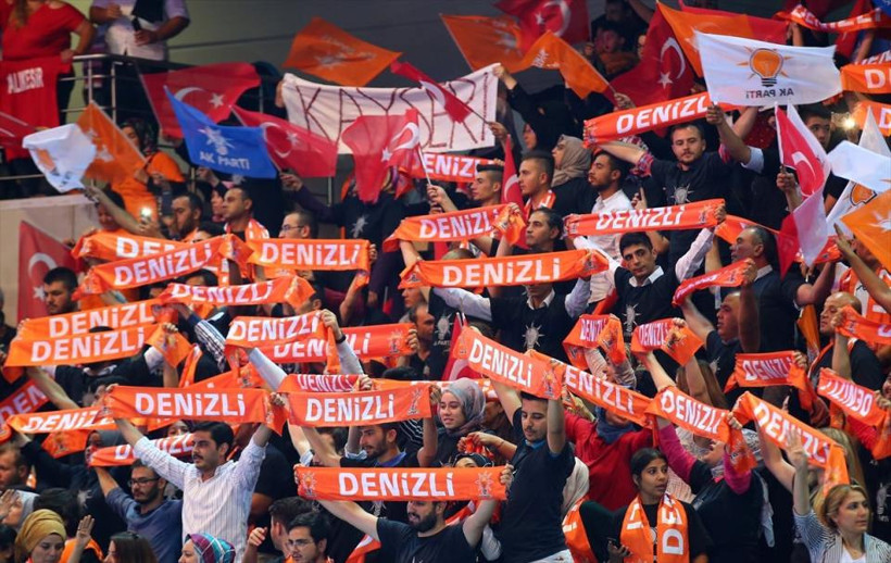 Ak Parti kongresinden kareler büyük coşku - Resim: 1