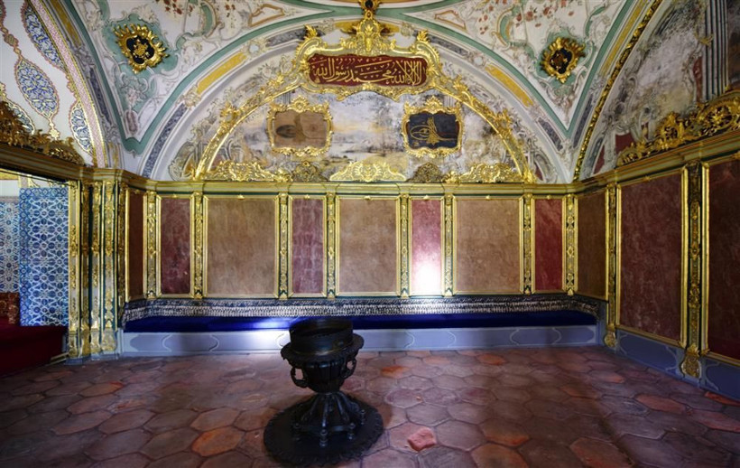 Topkapı Sarayı Cumhurbaşkanlığı Kararnamesi ile Milli Saraylar İdaresi Başkanlığı'na devredildi - Resim: 2