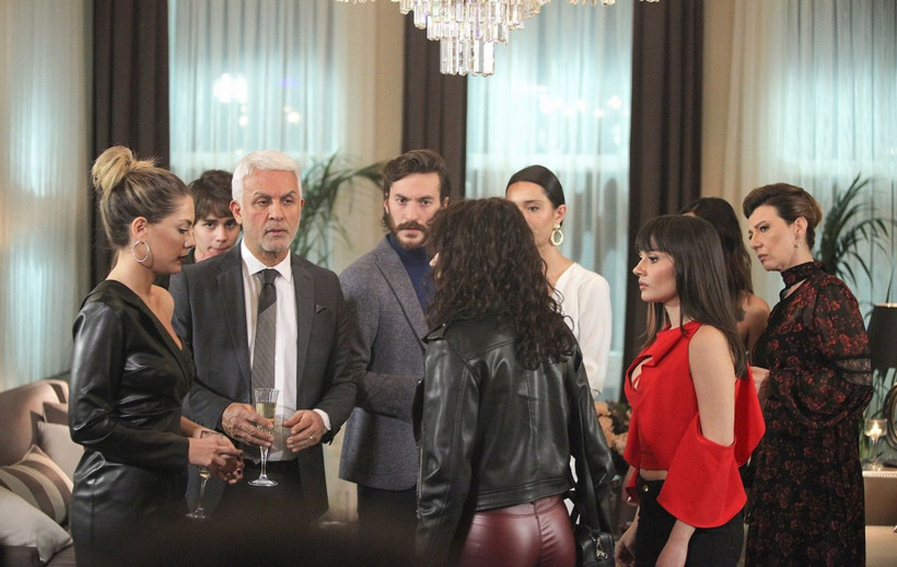 FOX TV Yasak Elma başrol oyuncusu diziden ayrılıyor seyirciyi şok eden iddia - Resim: 3