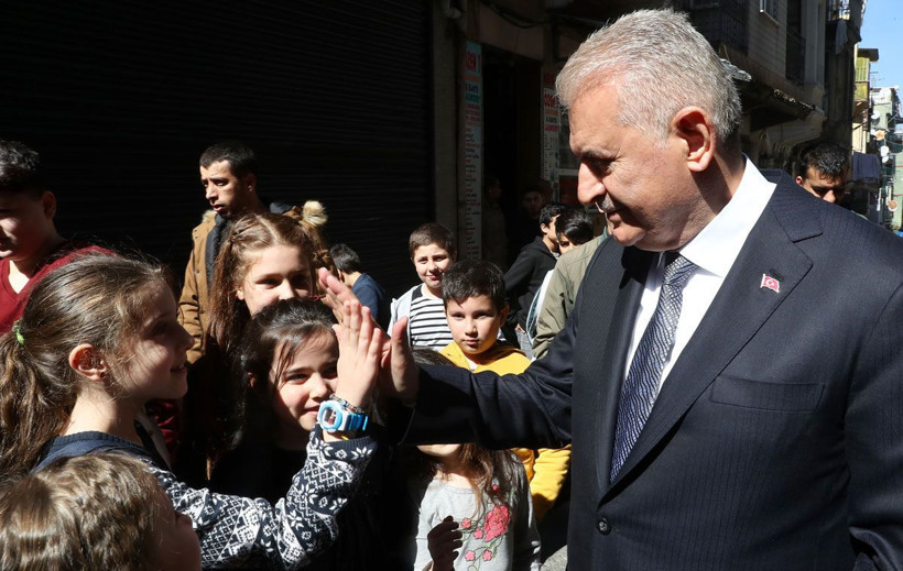 Binali Yıldırım'a Tarlabaşı'nda büyüdüğü sokakta sevgi seli! - Resim: 3