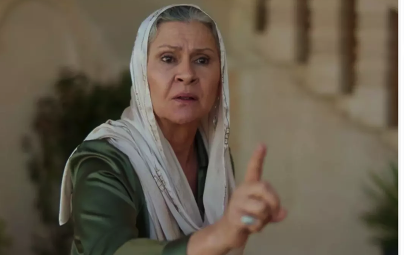 Uzak Şehir'in Sadakat'i Gonca Cilasun pozlarıyla herkesi dumura uğrattı! Derin dekoltesi 'yok artık' dedirtti! - Resim: 3