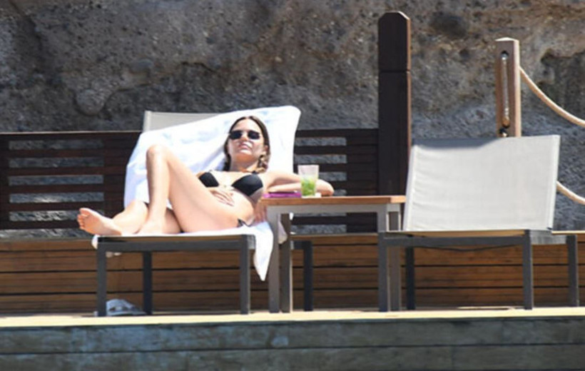 Bikinili pozlarıyla nefesleri kesti! Bir Zamanlar Çukurova'nın 'Züleyha'sı Hilal Altınbilek tatil sezonunu açtı - Resim: 4