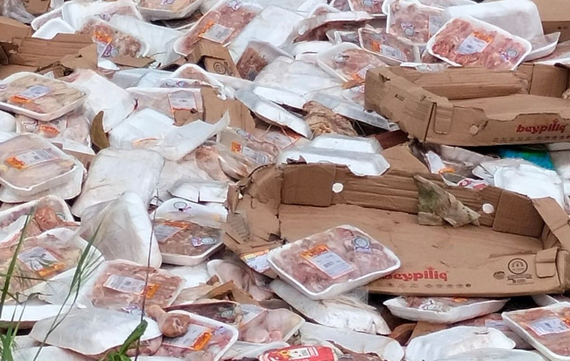 Mola veren vatandaşlar şoke oldu! Ormanlık alana paket paket dökmüşler - Resim: 2