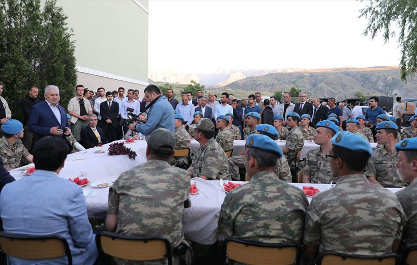 Başbakan Yıldırım komandoları ziyaret etti - Resim: 2