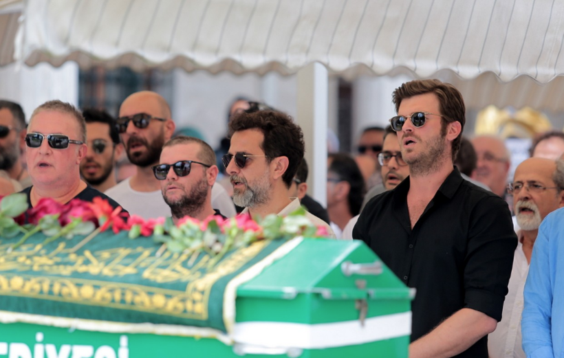 Kıvanç Tatlıtuğ ve eşi Başak Dizer'in acı günü! Babalar Günü'nde yıkıldılar - Resim: 1