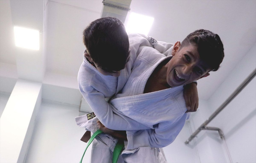 Diyarbakır'da ilginç hikaye! Patlayan lastik öyle bir şeye vesile oldu ki... - Resim: 4