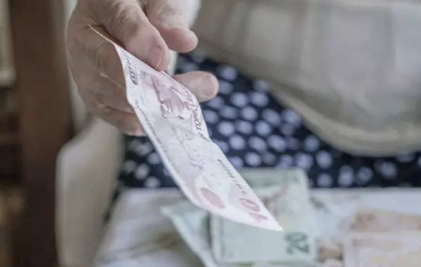 Emekliye hem ikramiye hem maaş, en az 13 bin lira ödenecek! İşte ödeme günleri - Resim: 1