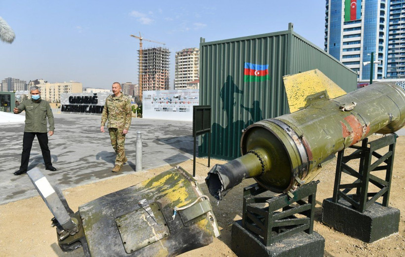 Azerbaycan'da Askeri Ganimet Parkı açıldı Karabağ'da Ermeni ordusundan ele geçirildi - Resim: 3