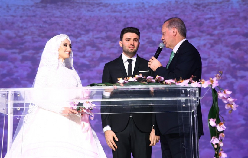 Bakan Faruk Çelik ve ailesinin mutlu günü! - Resim: 1